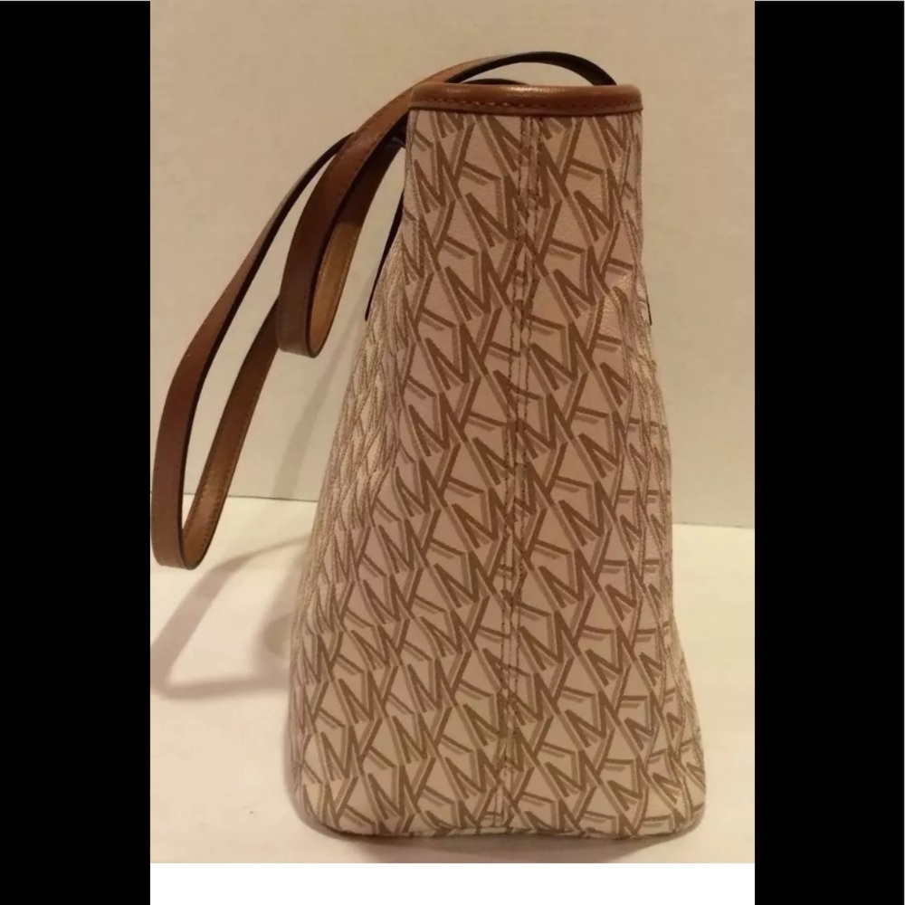 Michael Kors Hayley top zip tote with pouch - Picture 6 of 12